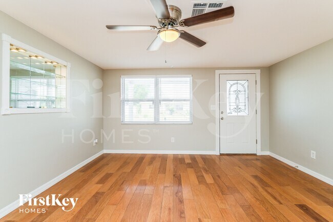 Building Photo - 9115 St Regis Ln