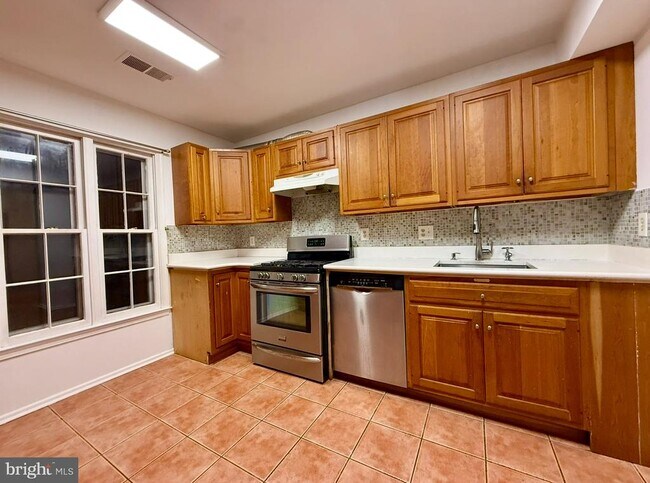 Foto del edificio - 9531 Burdett Rd