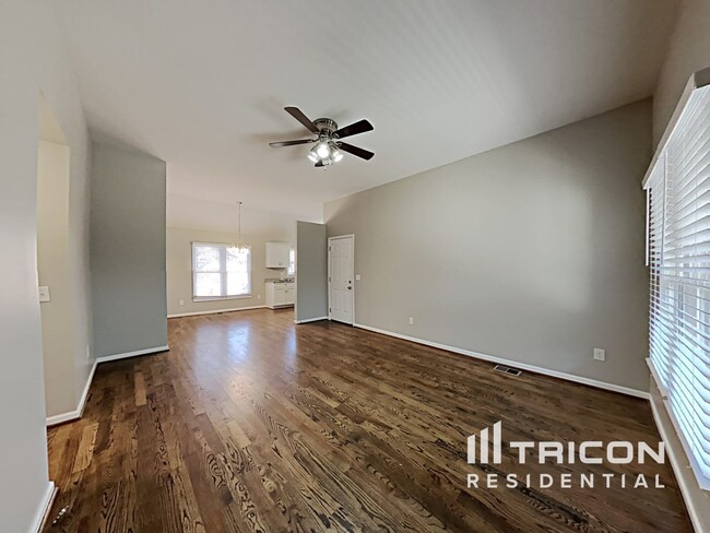 Building Photo - 2828 Blackwood Drive Nashville TN