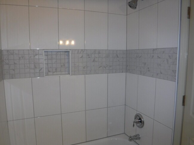 Building Photo - 2964 Candlelight Way