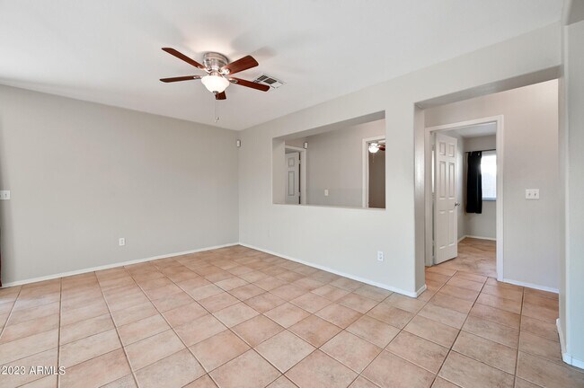 Foto del edificio - 807 S Somerset Cir