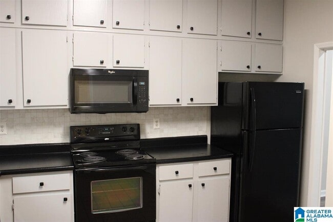 Foto del edificio - 805 Hillsboro Ln