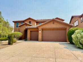 Building Photo - 15 Los Miradores Dr NE