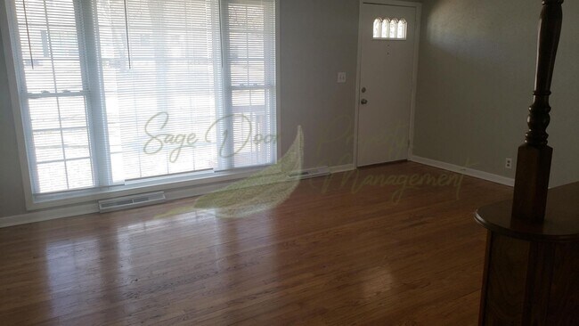 Foto del edificio - 412 Lacy Ln