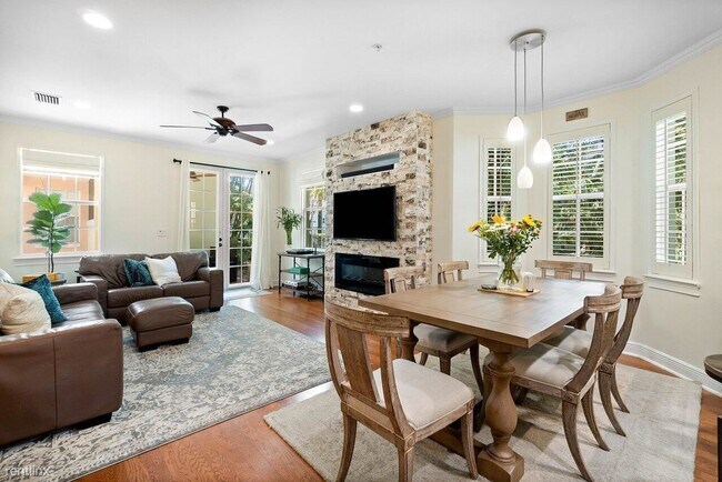 Foto del edificio - 4 br, 3.5 bath Townhome - 1028 E Heritage ...