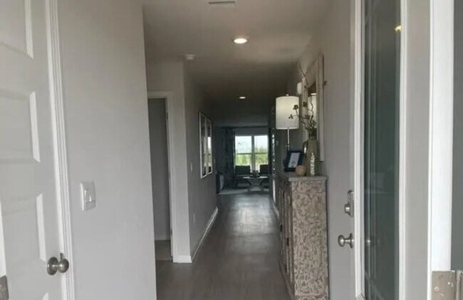 Foto del edificio - 6465 Bellavia Ln