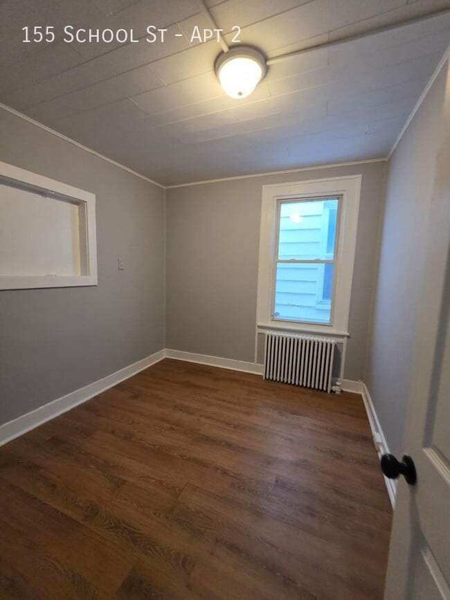 Building Photo - 155 School St