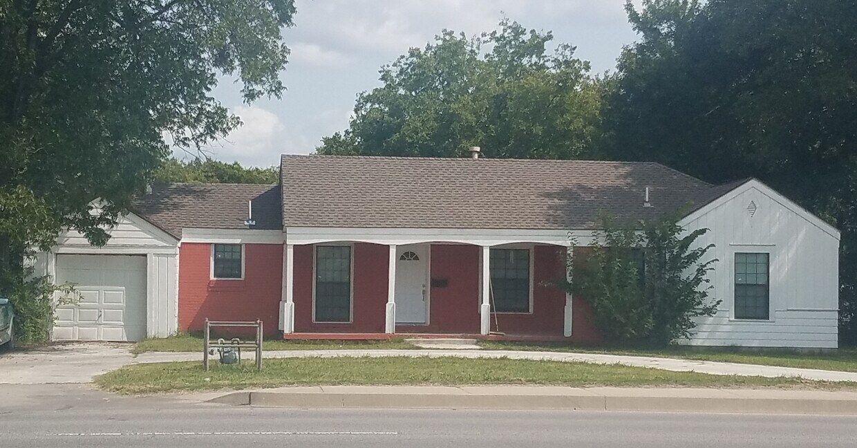 5412 N MacArthur Blvd, Warr Acres, OK 73122 House Rental in Warr