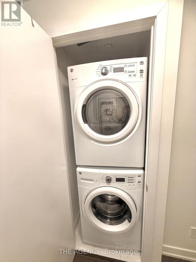 Photo du bâtiment - 50 Bruyeres Mews