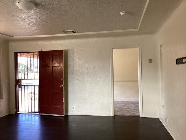 Building Photo - 1801 Norris Dr E