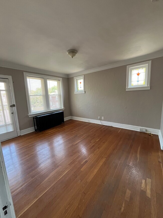 Sala de estar - 4930 Potomac St