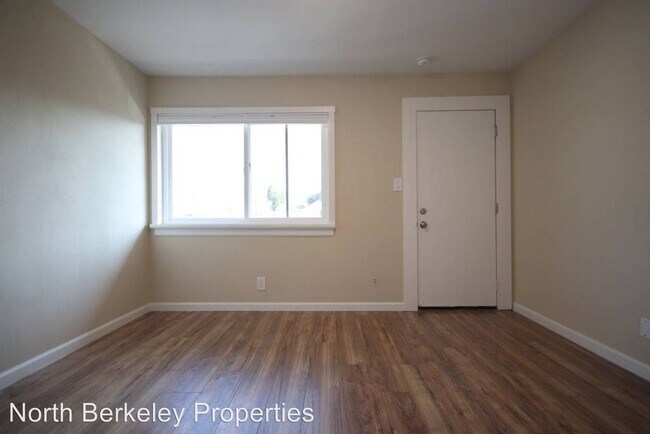 Building Photo - 2121 Blake St