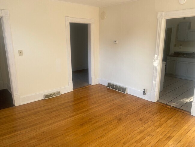 Building Photo - 2472 N Dousman St