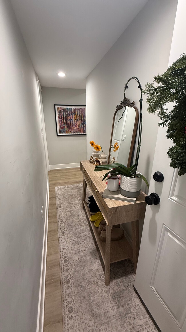 Foto del edificio - 2175 N Maplewood Ave