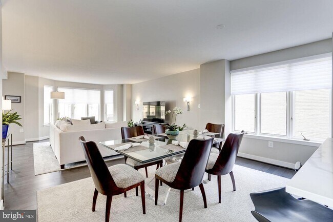 Foto del edificio - 1045 31st St NW