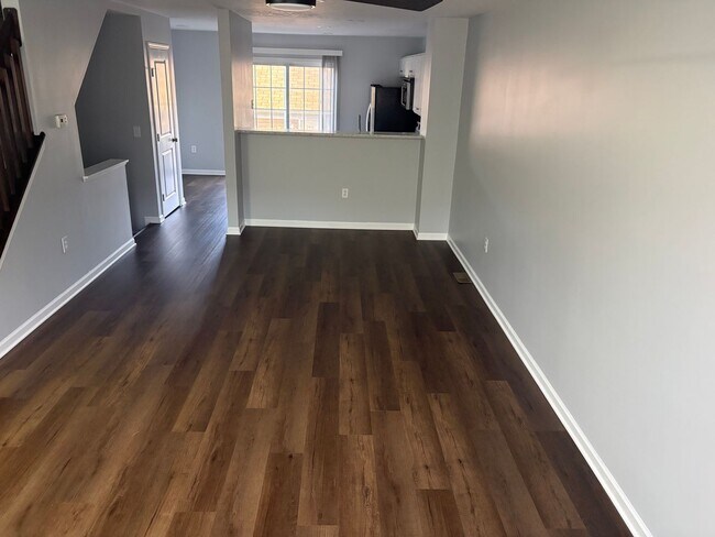 Foto del edificio - Charming & NEWLY Renovated 2-Bedroom Condo...