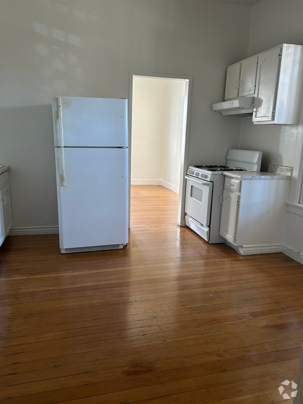 Building Photo - 1114 N Poinsettia Pl