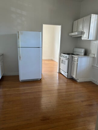 Building Photo - 1114 N Poinsettia Pl