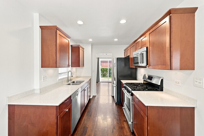 Building Photo - 630 Hibbard Rd