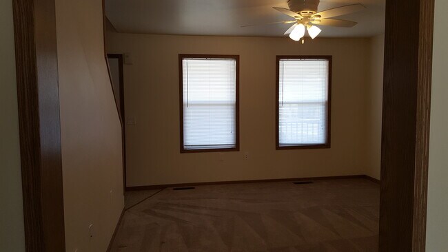 Living room (lower) - 2423 Parkfield Drive