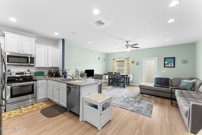 Building Photo - 7470 Shadow Lake Dr