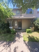 Building Photo - 1604 Hamlet Ln
