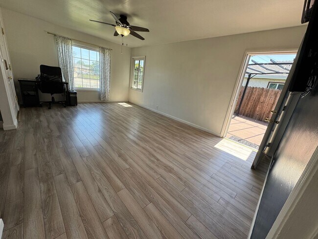 Foto del edificio - Spacious 3 Bedroom House in San Leandro + ...