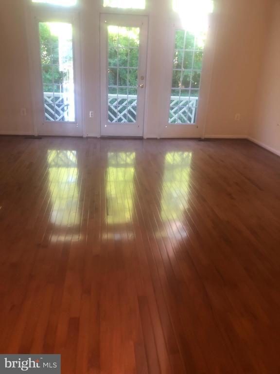 Foto del edificio - 4604 Carisbrooke Ln