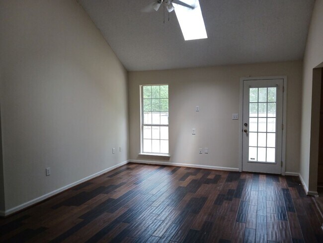 Foto del edificio - Charming 3BD/1BA Home Just Off Hwy 96!
