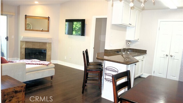 Building Photo - 2400 Del Mar Way
