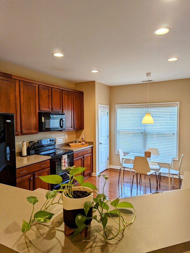 Foto del edificio - 705 Keystone Park Dr