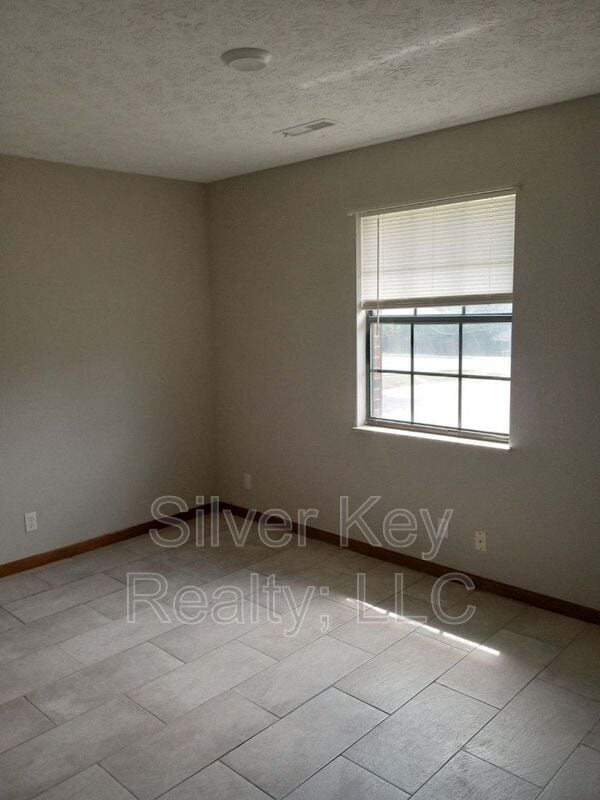 Building Photo - 408-410 Oklahoma St