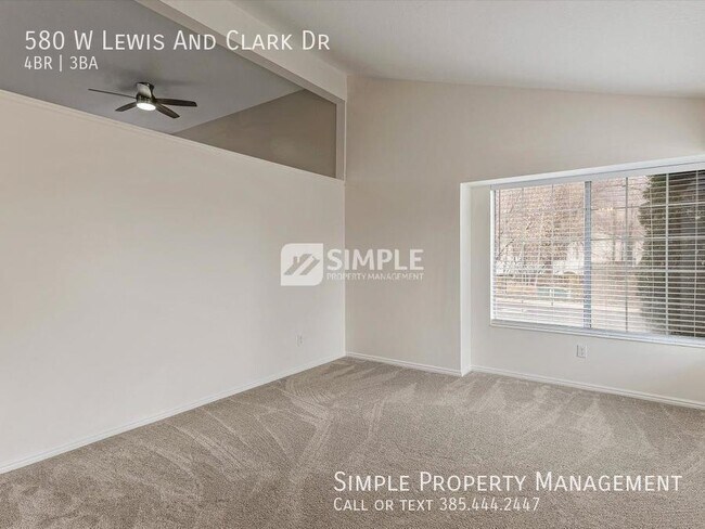 Foto del edificio - 580 W Lewis And Clark Cir