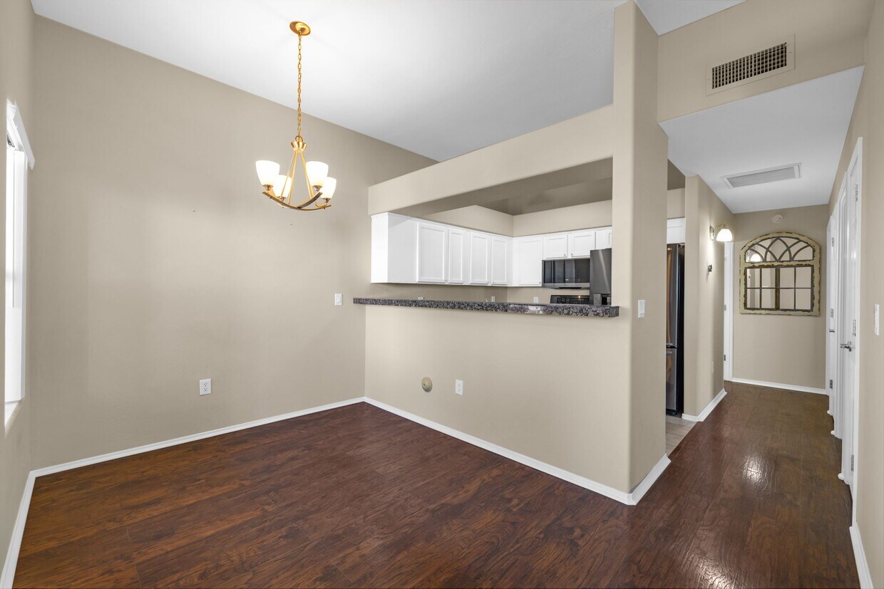 Foto del edificio - 16354 E Palisades Blvd