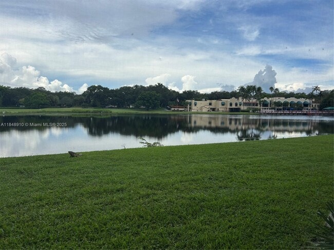 Foto del edificio - 9450 Poinciana Pl