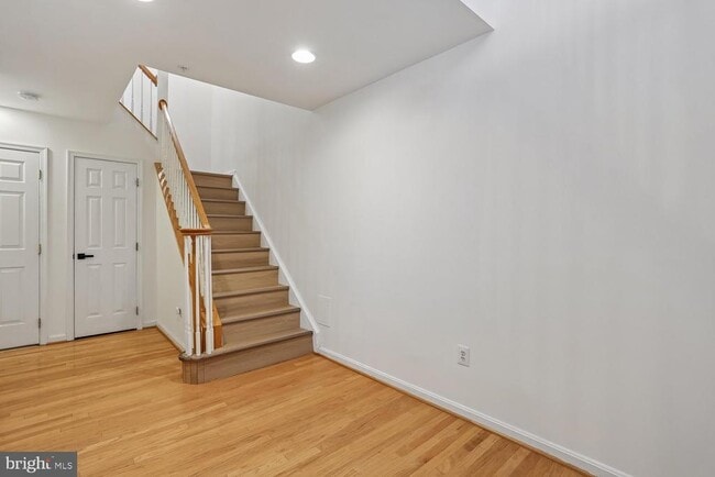 Foto del edificio - 46 Waddington Ln
