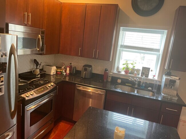 Foto del edificio - 2214 N Sedgwick St