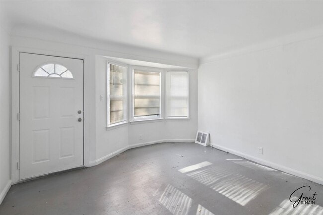 Building Photo - 3 bedroom ranch $1200