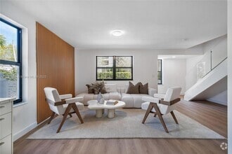 Building Photo - 7996 Crespi Blvd