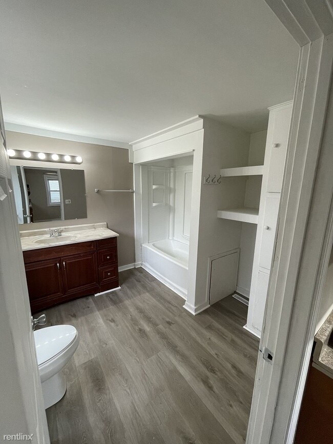 Building Photo - 3 br, 1 bath House - 2418 Dunlap St