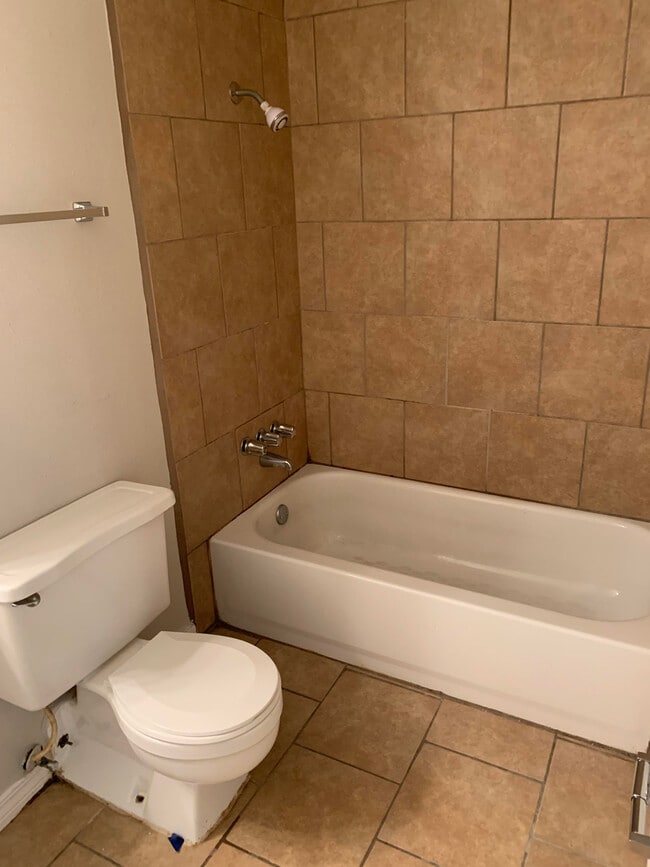 Building Photo - Patriot Pointe (FKA Beacon Pointe)