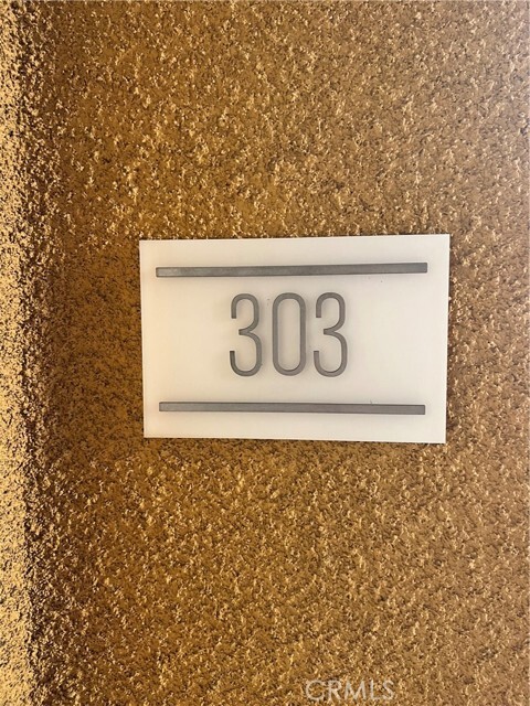 Building Photo - 150 S San Fernando Blvd