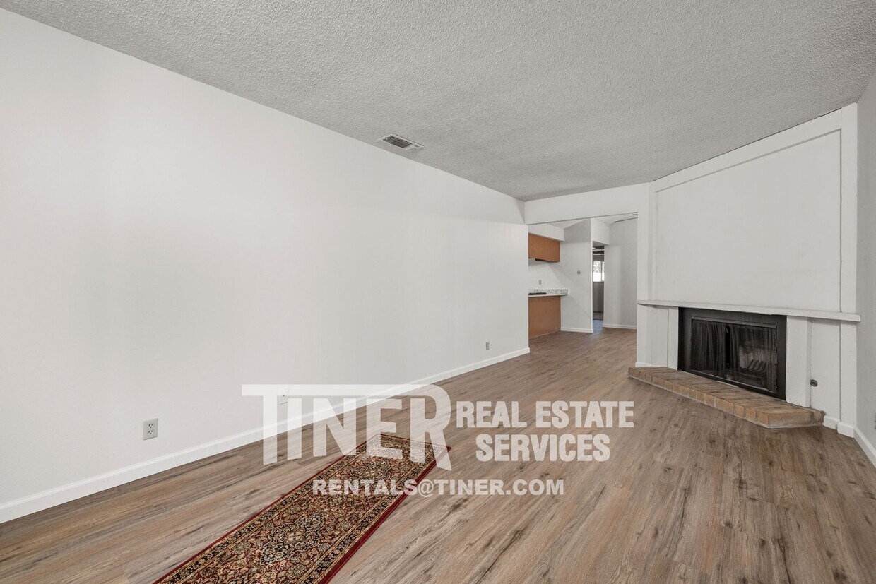 Spacious Light Filled Carmichael Duplex House Rental in Carmichael