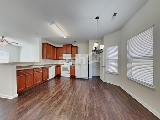 Foto del edificio - 15730 Lakepoint Forest Dr