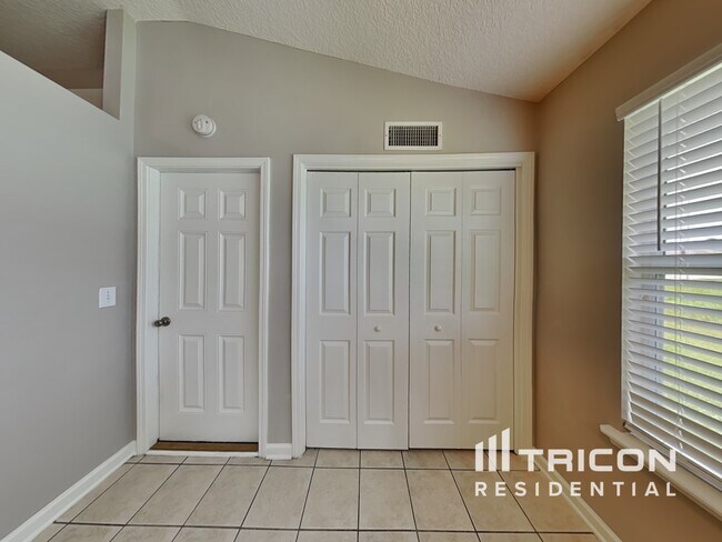 Foto del edificio - 11707 Deep Springs Dr N