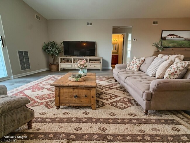 Foto del edificio - 97 Crestview Ln