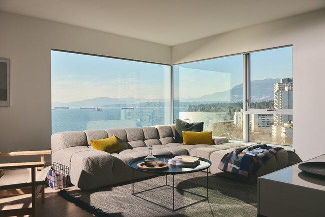 1C Living Room - Muro