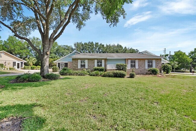 Building Photo - 2410 S Glen Eagles Dr
