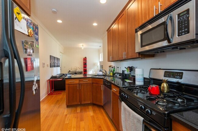 Foto del edificio - 5340 N Winthrop Ave