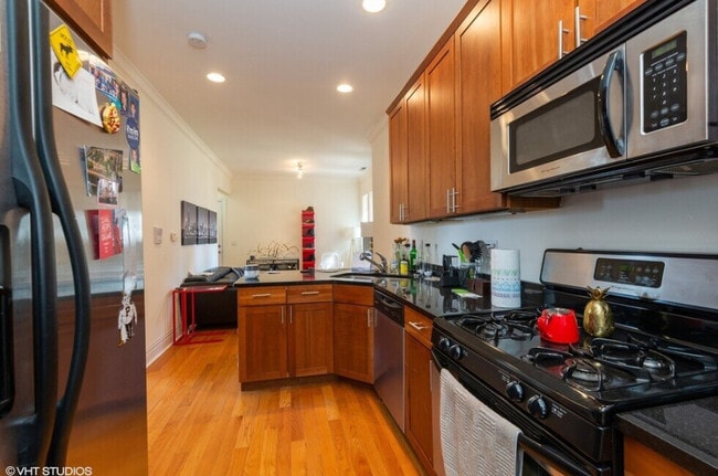 Building Photo - 5340 N Winthrop Ave